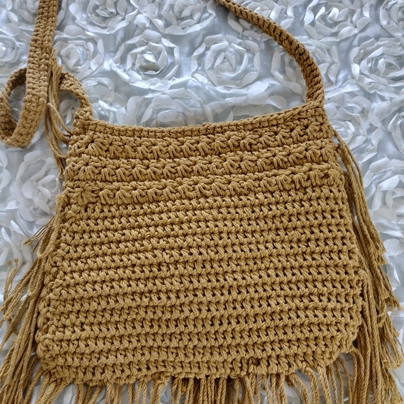 Macrame fringe crossbody bag. - Picture 6 of 13